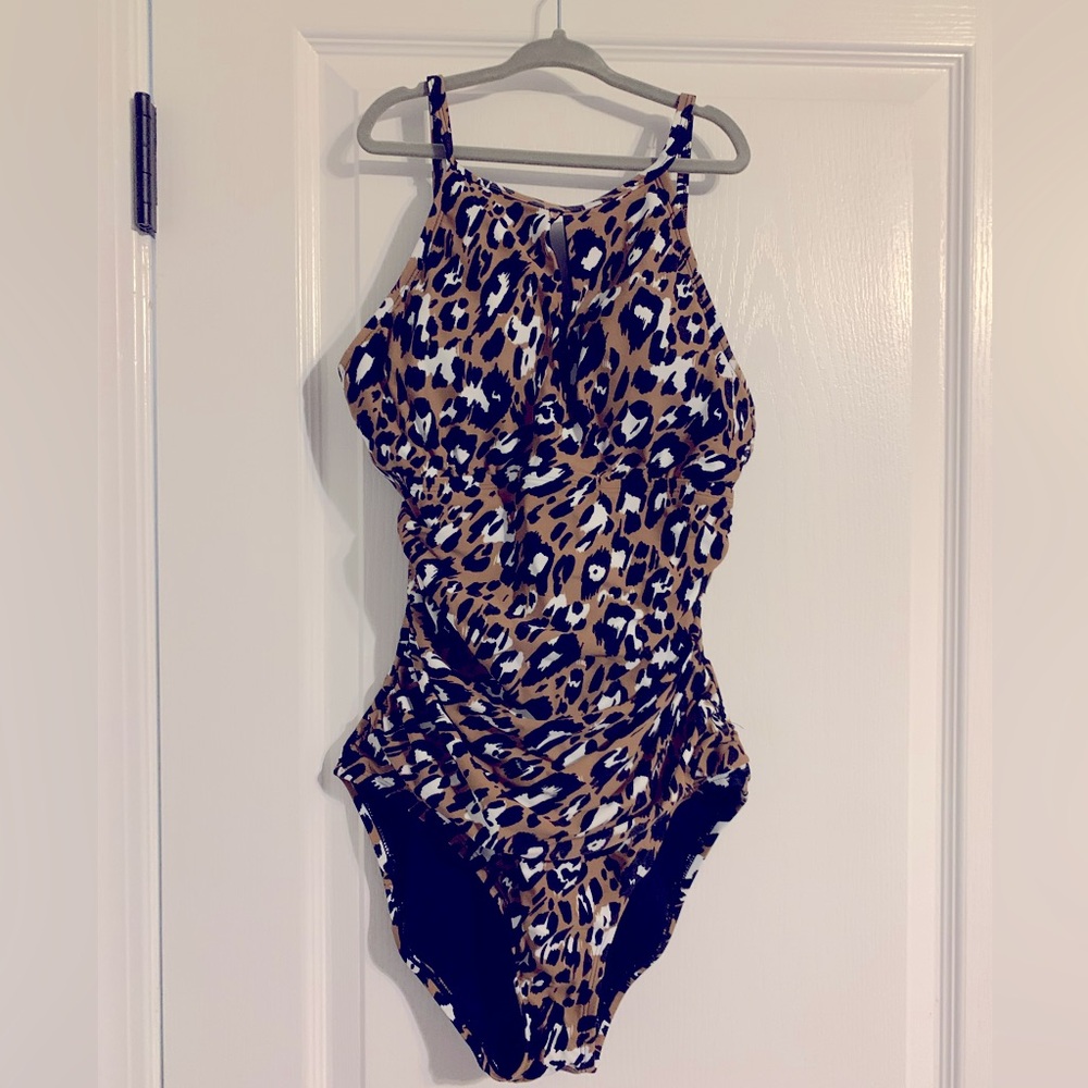 Womens size 6 one piece. Worn once
